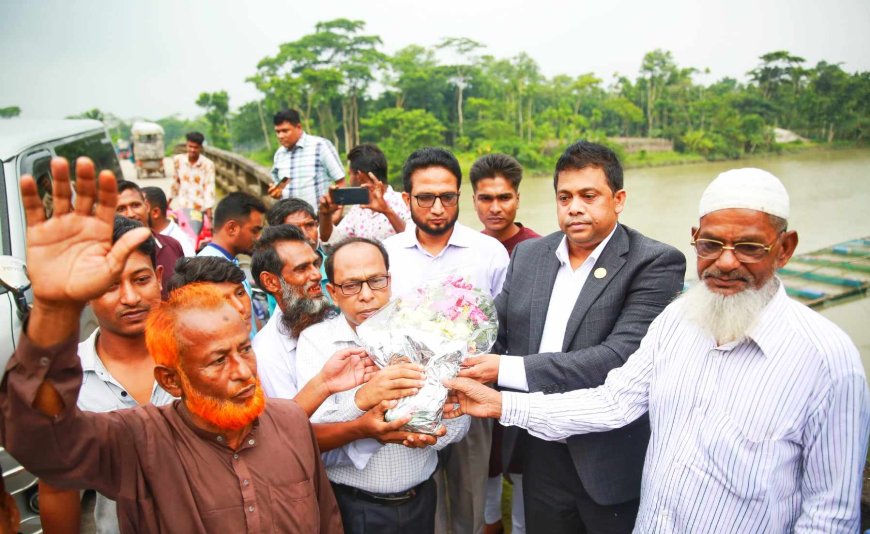 যুক্তরাষ্ট্র আ. লীগের যুব ও ক্রীড়া সম্পাদক টুকুকে ফুলের শুভেচ্ছা