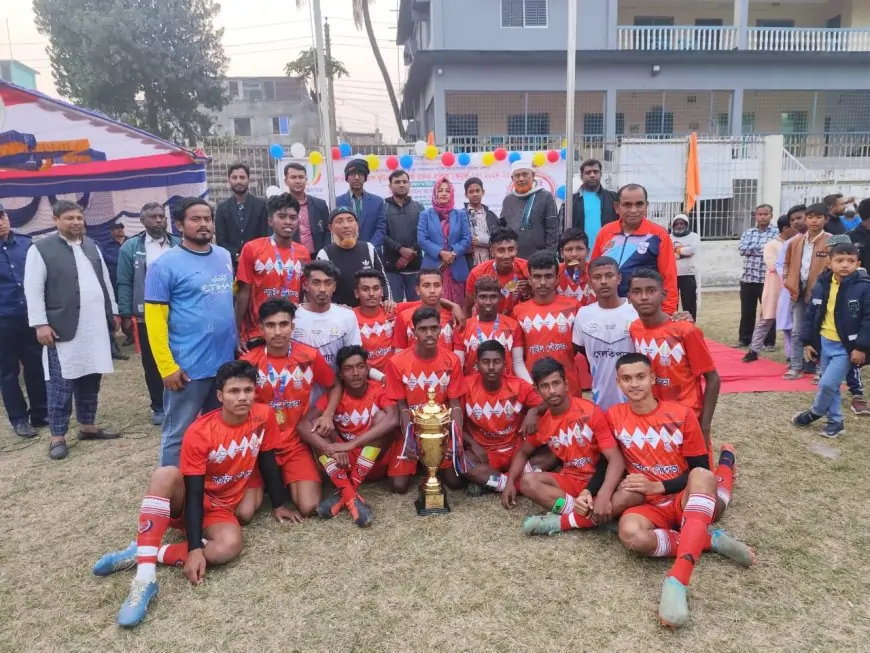 নড়াইলে জাতীয় গোল্ডকাপ ফুটবল টুর্নামেন্ট (বালক বালিকা) অনুর্ধ-১৭ সমাপণী ও পুরস্কার বিতরণ